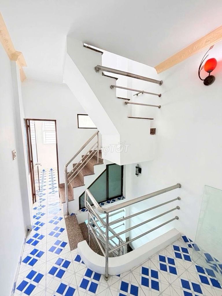 Bán nhà 3 tầng 3PN, 2WC, Trần Văn Quang TB