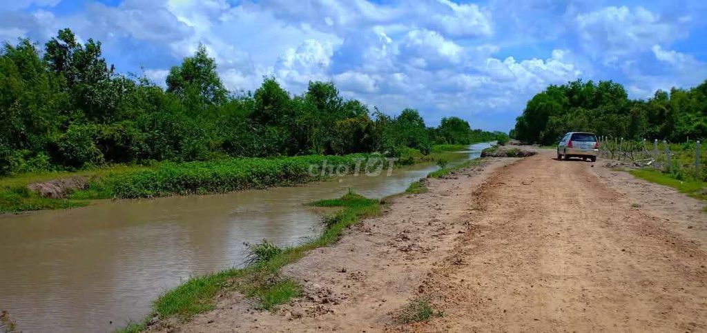 Bán đất mặt tiền xã Phước Hiệp