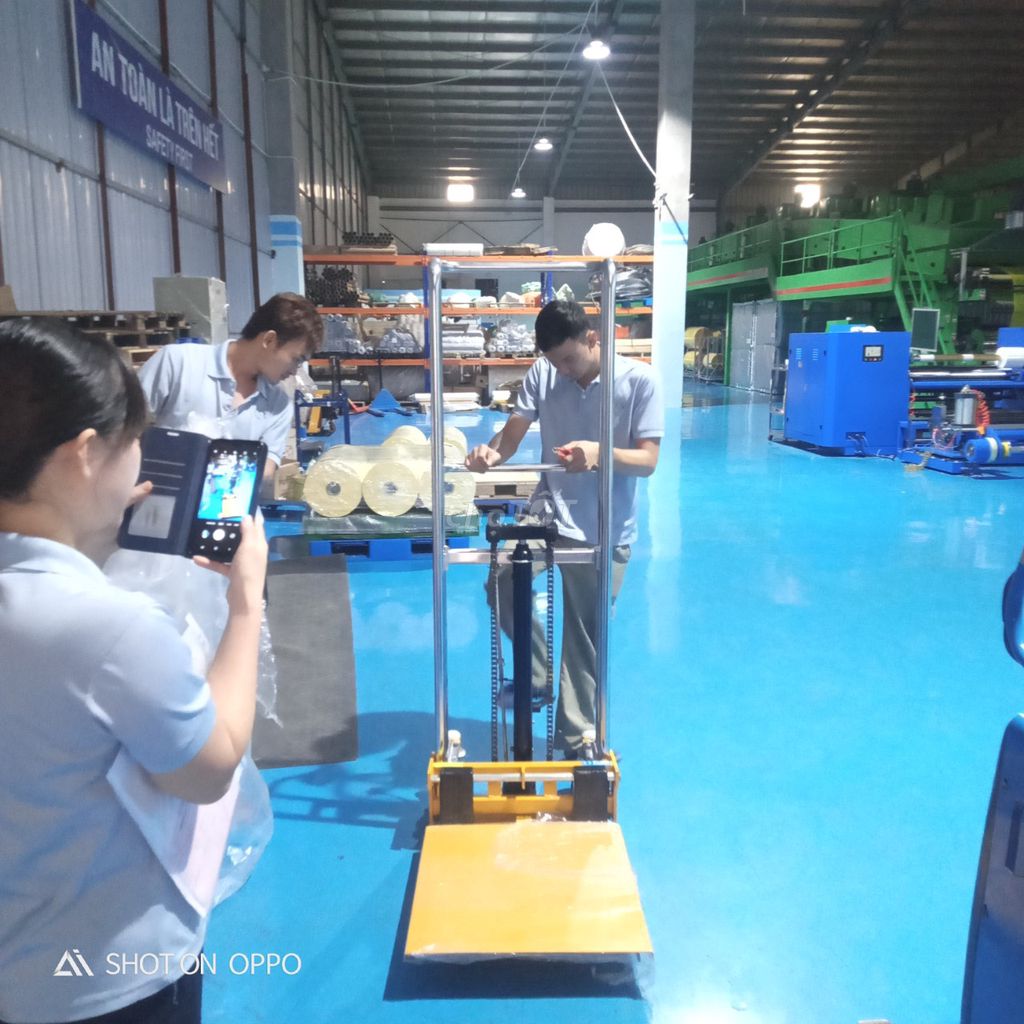 XẢ HÀNG TỒN KHO XE NÂNG TAY CAO MINI 400KG. Mua bán Đồ chuyên dụng, Giống nuôi trồng tại Thành phố Bắc Ninh Bắc Ninh được đăng bởi Nguyễn thị cúc hình 1