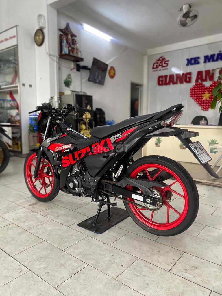 Suzuki Satria 150 đk 2020 màu đỏ đen BSTP. Mua bán Xe máy tại Quận 12 Tp Hồ Chí Minh được đăng bởi Xe Máy Hoàng Giang An Sương  hình 6