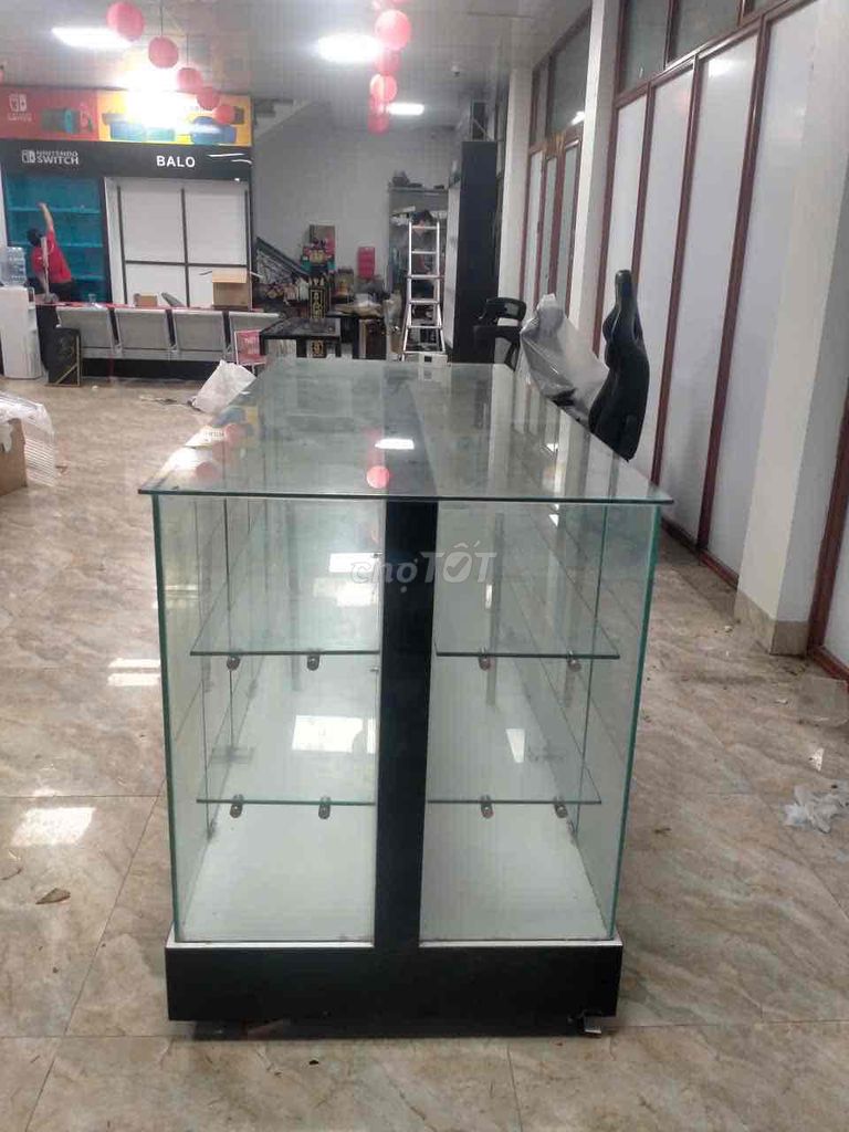 Kệ trưng bày Kính Gỗ hiện đại. Mua bán Tủ, kệ gia đình tại Thành phố Thanh Hóa Thanh Hóa được đăng bởi Hải hình 1