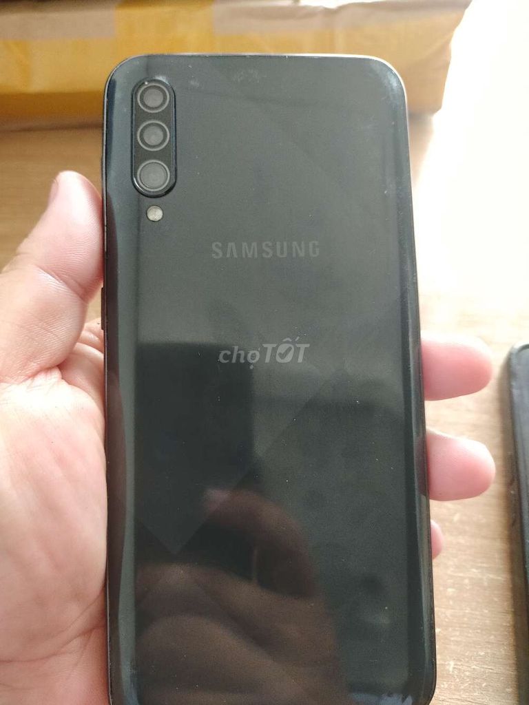 Điện thoại Samsung Đen. Mua bán Điện thoại tại Quận 7 Tp Hồ Chí Minh được đăng bởi hồ bá Lộc hình 1