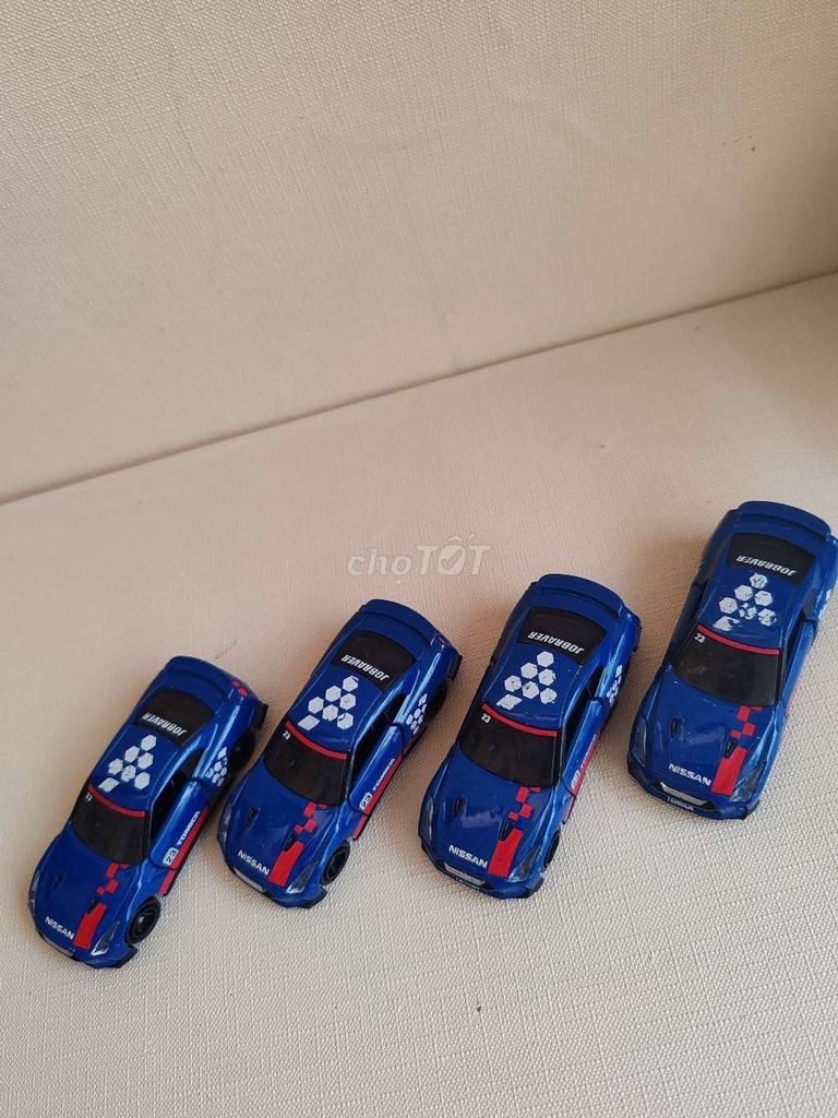Xe mô hình Takara Tomy Nissan GT-R Xanh dương