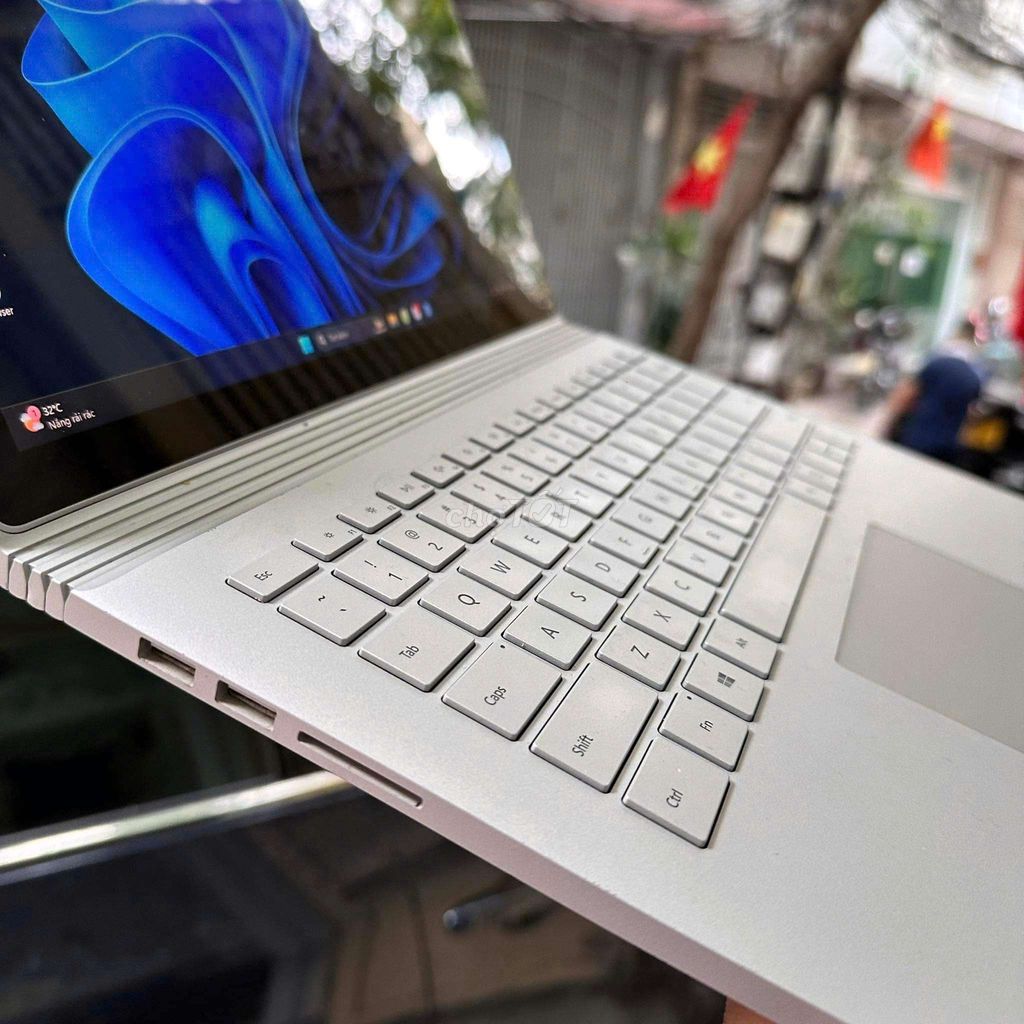 Mình bán surface book 2