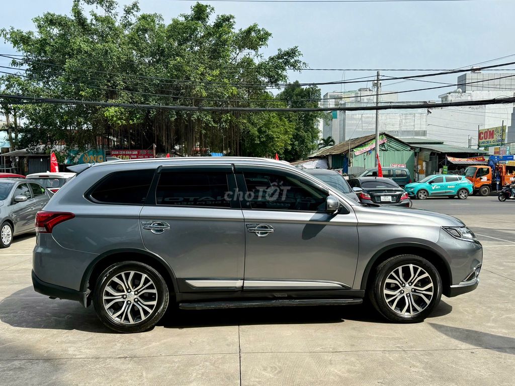 Mitsubishi Outlander CVT 2019 Xám 36.900 km. Mua bán Ô tô tại Thành phố Thủ Đức Tp Hồ Chí Minh được đăng bởi Mitsubishi Chính Hãng hình 4