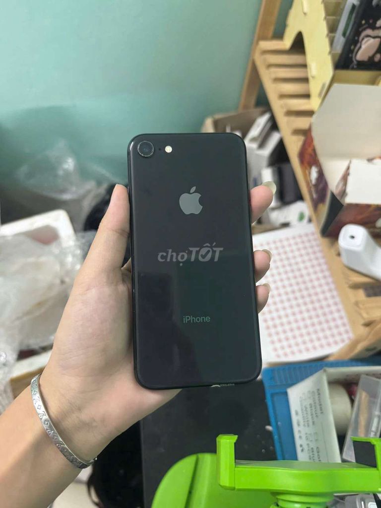 iPhone 8g, 64g, full vân, zin full. Mua bán Điện thoại tại Thành phố Thủ Dầu Một Bình Dương được đăng bởi Phước Mobile hình 1