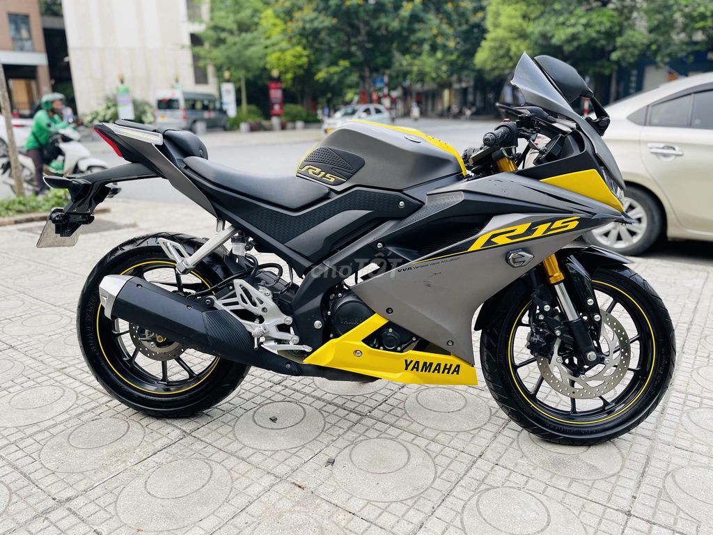 YAMAHA R15 V3 Vàng Xám CHÍNH CHỦ 2020. Mua bán Xe máy tại Quận Nam Từ Liêm Hà Nội được đăng bởi BÌNH MINH hình 2