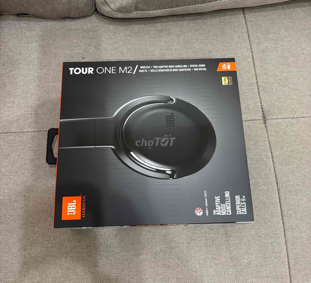 Tai nghe không dây JBL Tour One M2 Đen. Mua bán Tivi, Âm thanh tại Huyện Tân Phú Đồng Nai được đăng bởi Nguyễn hoàng quỳnh  hình 1