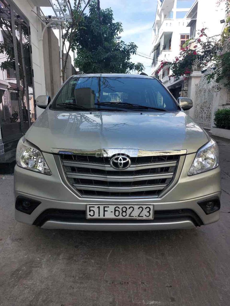 Toyota Innova 2016 - 130000 km