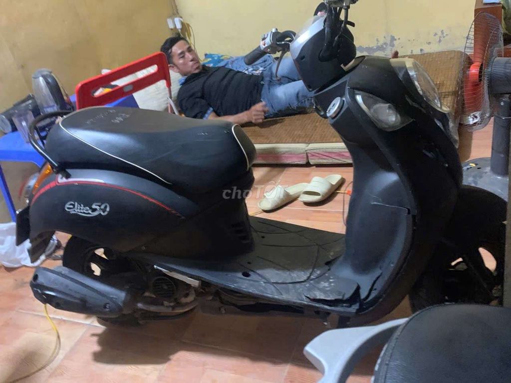 Sym elite 50cc bán rẻ cho mn di. Mua bán Xe máy tại Quận Đống Đa Hà Nội được đăng bởi Maii Ngoc hình 2