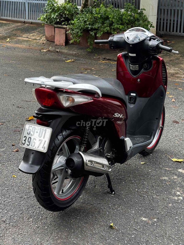 Honda SH 150i импорт Италия, красно-черный, VIN 007, родной мотор