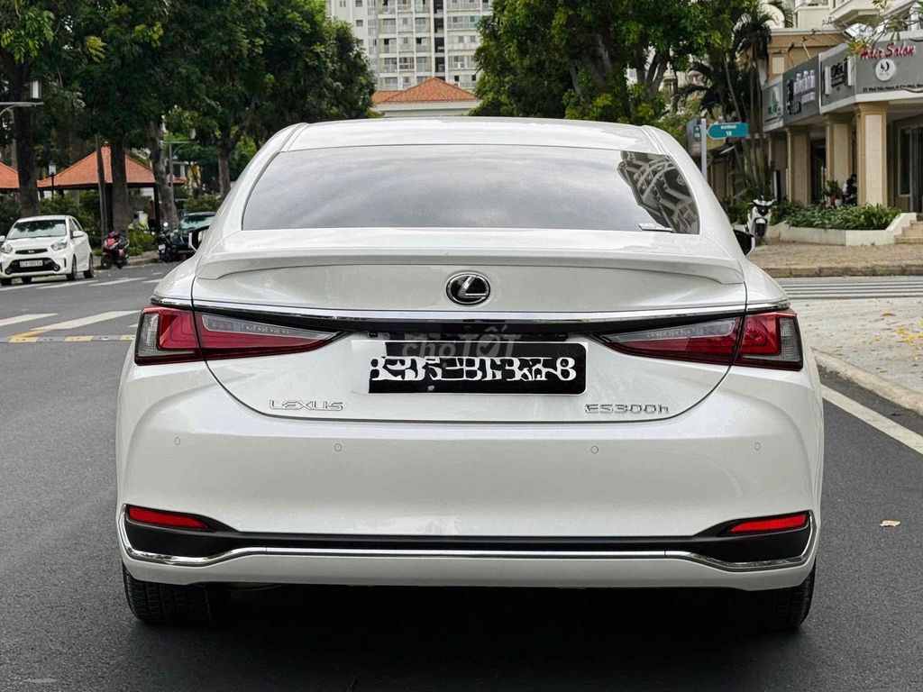Lexus ES 2023 300H Xăng điện - 21000 km. Mua bán Ô tô tại Quận Gò Vấp Tp Hồ Chí Minh được đăng bởi Tuấn Tài hình 4