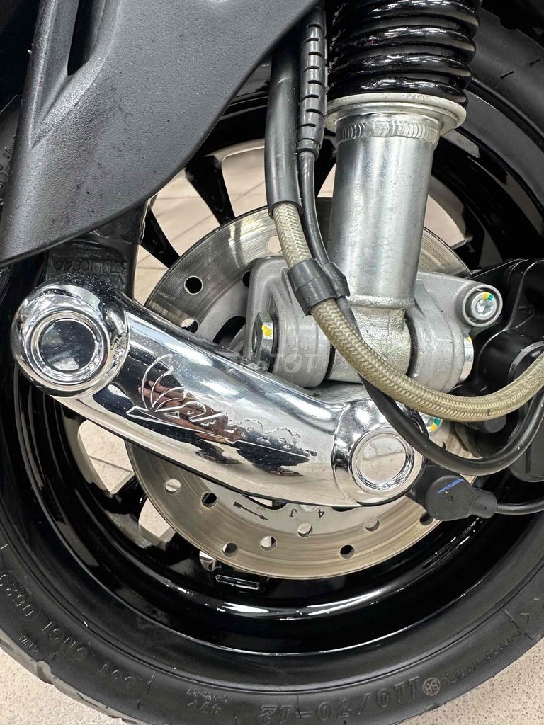 Piaggio Vespa 2015 квадратная фара новая 99% экономичная