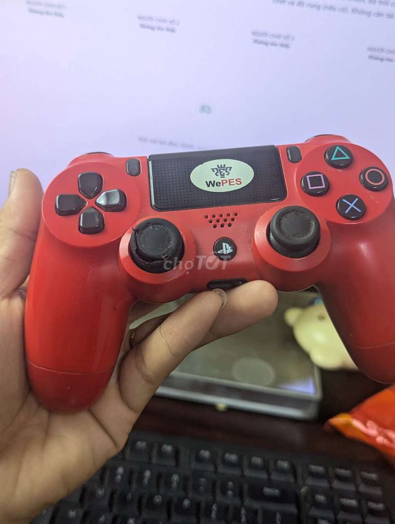 Tay cầm chơi game Sony DualShock 4 (ps4) màu đỏ. Mua bán Thiết bị chơi game tại Quận Tây Hồ Hà Nội được đăng bởi HvShop68 hình 1