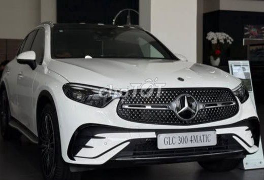 GLC 300 Trắng/Nâu | Giao ngay. Mua bán Ô tô tại Quận Ba Đình Hà Nội được đăng bởi Tuyết Nhung Mercedes hình 1