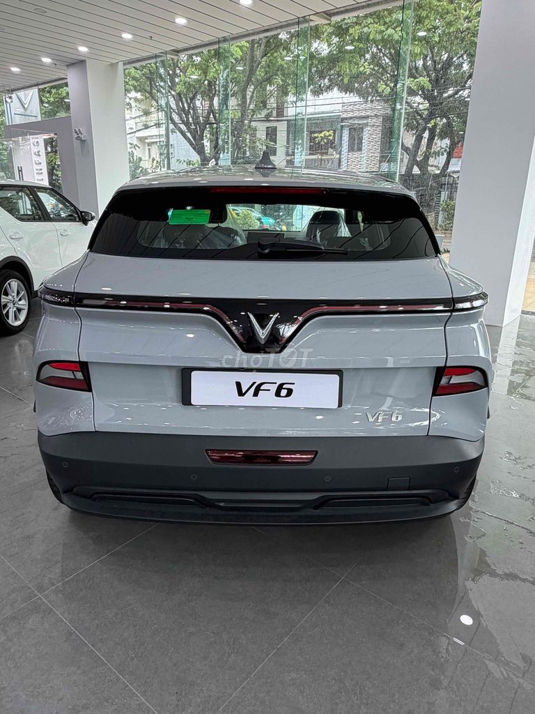 VinFast VF6 2026 серый