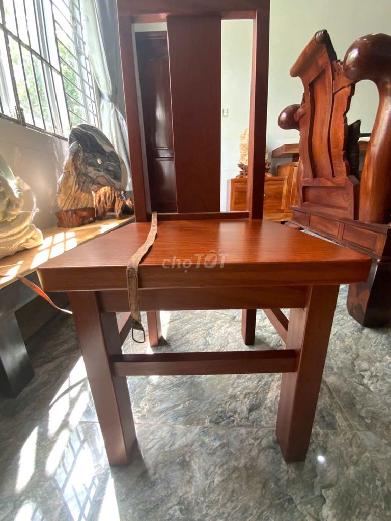 Ghế bàn ăn mặt Bên, đố Căm xe Nâu đỏ 4 phân. Mua bán Bàn ghế tại Huyện Thạnh Trị Sóc Trăng được đăng bởi Nguyễn Phong hình 1