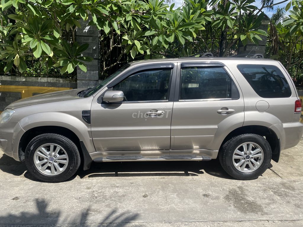 Chính chủ cần bán xe Ford Escape 2009 số tự động