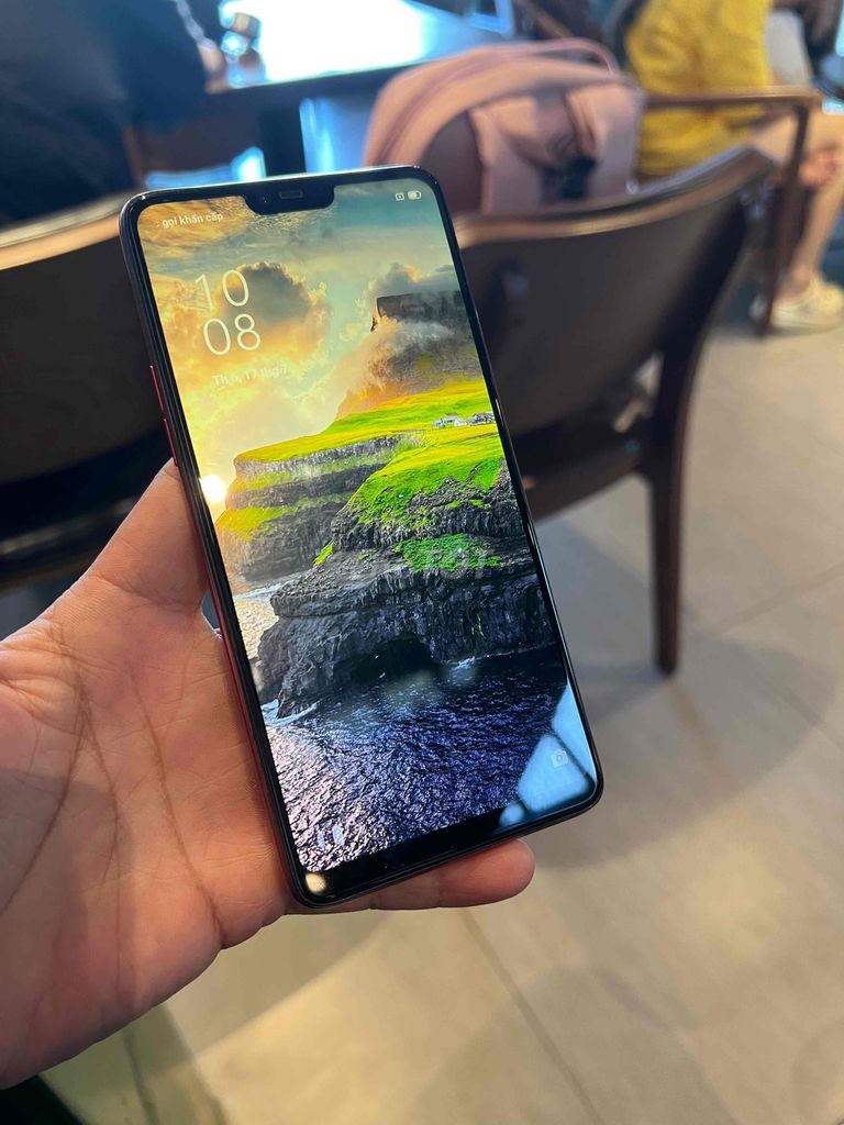 Oppo F7 64GB Đỏ 4GB. Mua bán Điện thoại tại Quận Sơn Trà Đà Nẵng được đăng bởi Tú hình 1