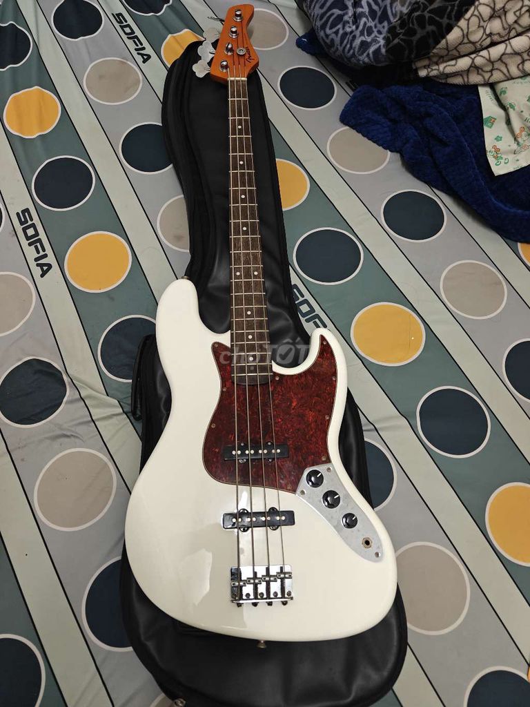 Đàn guitar bass Fender 4 dây Trắng. Mua bán Nhạc cụ tại Thành phố Thủ Đức Tp Hồ Chí Minh được đăng bởi phuoc loc hình 1