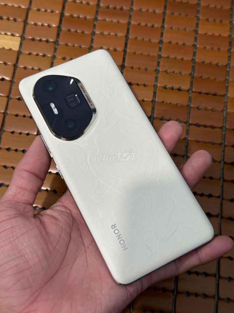 Honor 300 Ultra 12GB/512GB Trắng zin full bán ạ. Mua bán Điện thoại tại Thành phố Thủ Dầu Một Bình Dương được đăng bởi Hoàng hải hình 1
