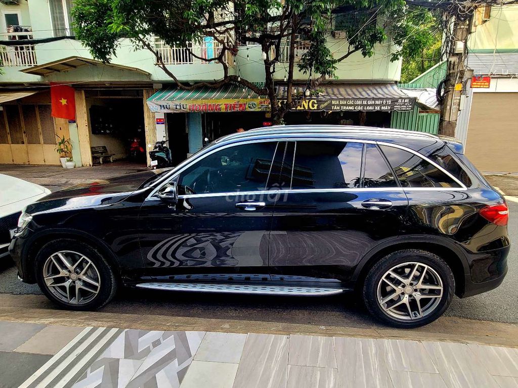 Mercedes GLC300 4Matic 12/2016 - 1 chủ từ đầu. Mua bán Ô tô tại Quận 11 Tp Hồ Chí Minh được đăng bởi Hoàng Phúc hình 5