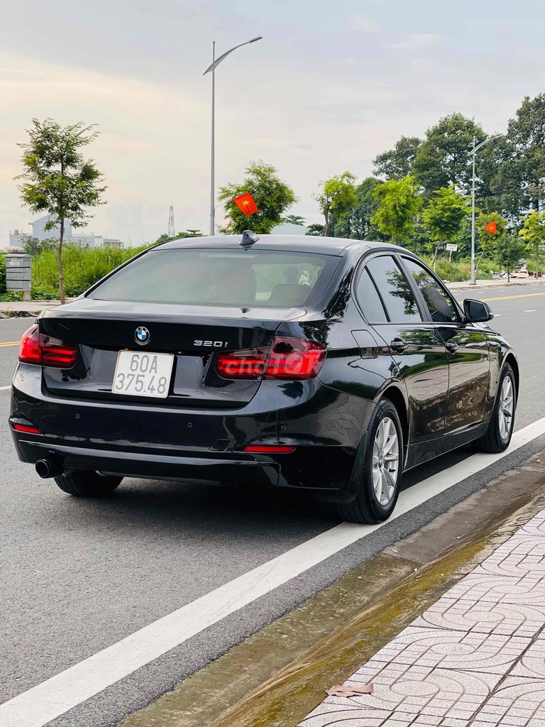 BMW 3 Series model 2013 320i - chất đẹp. Mua bán Ô tô tại Huyện Bình Chánh Tp Hồ Chí Minh được đăng bởi Bi Auto hình 5