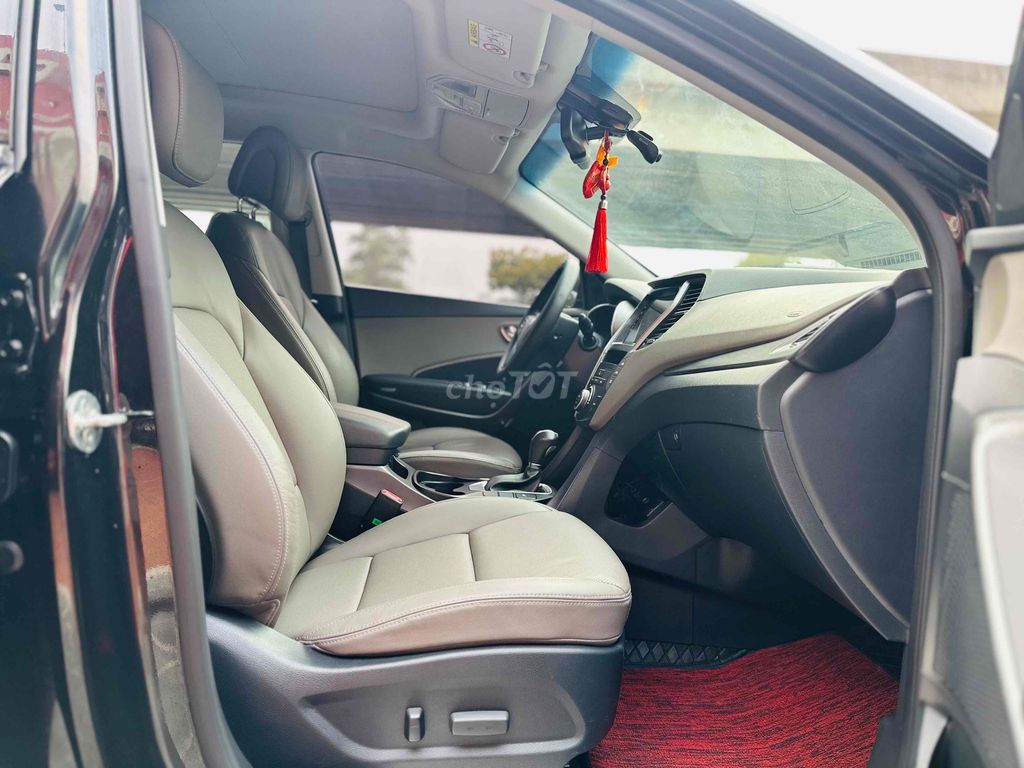 Hyundai Santafe 2017 Bản full xăng Đen. Mua bán Ô tô tại Quận Hoàng Mai Hà Nội được đăng bởi anh Biên hình 5