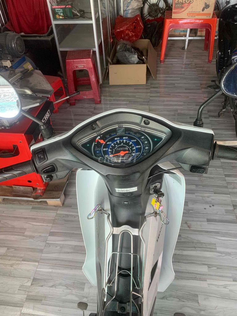 Xe số Honda Wave RSX 110cc màu trắng 2022. Mua bán Xe máy tại Huyện Thạnh Hóa Long An được đăng bởi Nguyên Trí hình 4