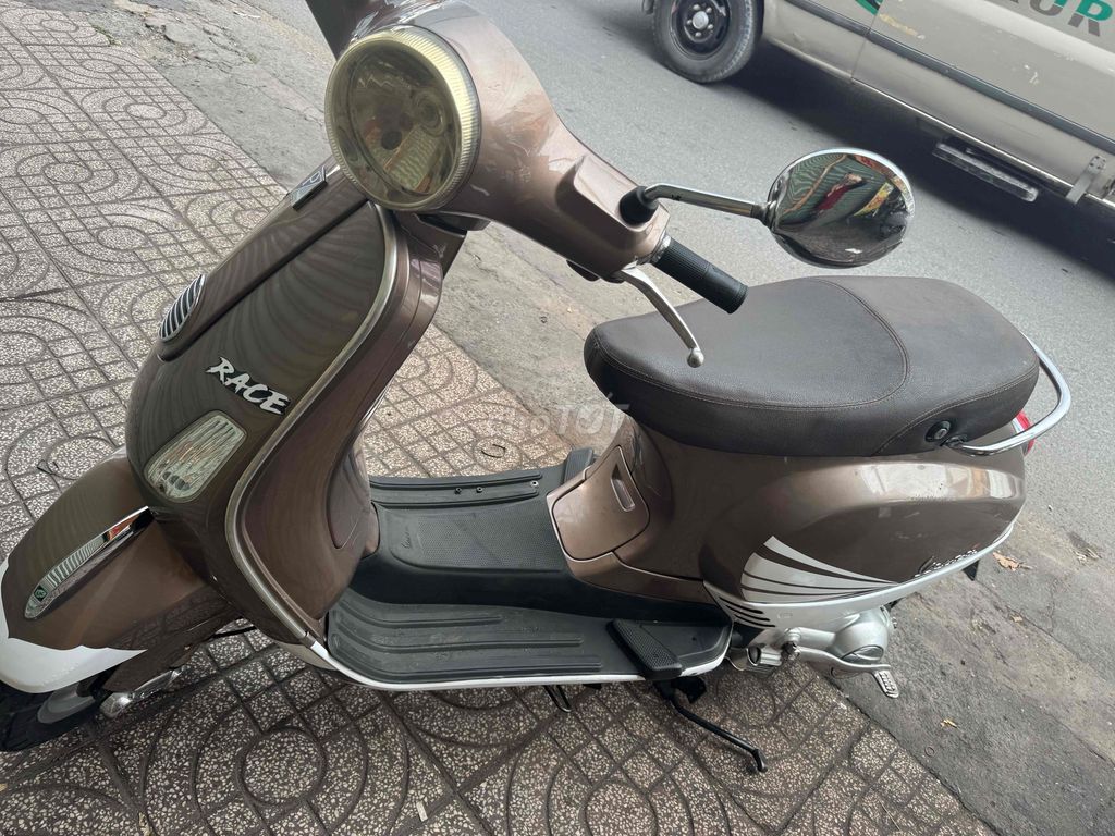 Piaggio Vespa Race Nâu Cổ điển. Mua bán Xe máy tại Quận Gò Vấp Tp Hồ Chí Minh được đăng bởi phạm thị thu thuỷ hình 2