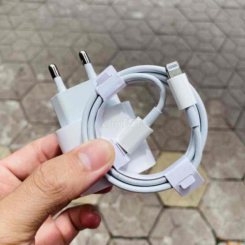 Bộ sạc Apple iPhone/iPad 20W chính hãng. Mua bán Phụ kiện (Màn hình, Chuột...) tại Quận Lê Chân Hải Phòng được đăng bởi Khánh Linh hình 1