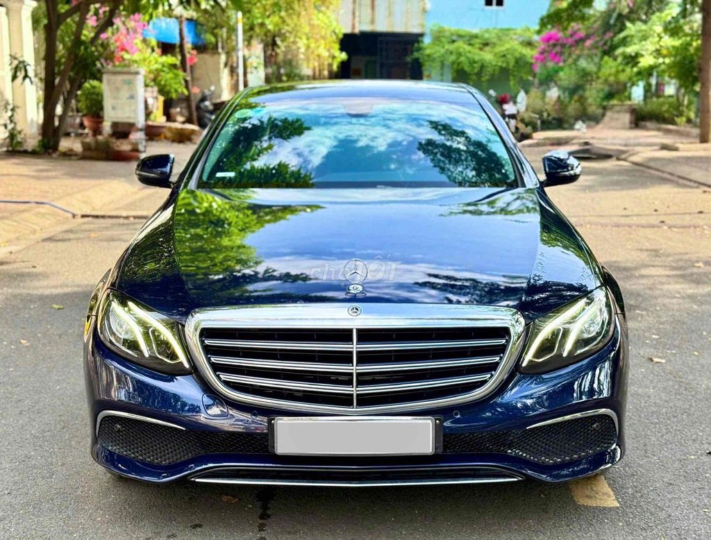 Mercedes Benz E200 model 2018 1 chủ từ đầu. Mua bán Ô tô tại Quận 8 Tp Hồ Chí Minh được đăng bởi Khoa nguyễn hình 1