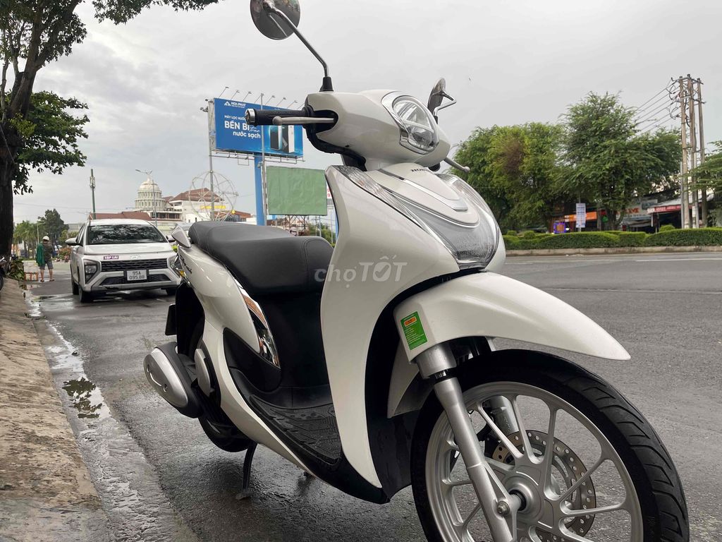 Sh Mode  cbs 2022 xe như mới keng bs65. Mua bán Xe máy tại Quận Ninh Kiều Cần Thơ được đăng bởi Cửa Hàng xe máy Hoàng Hải hình 5