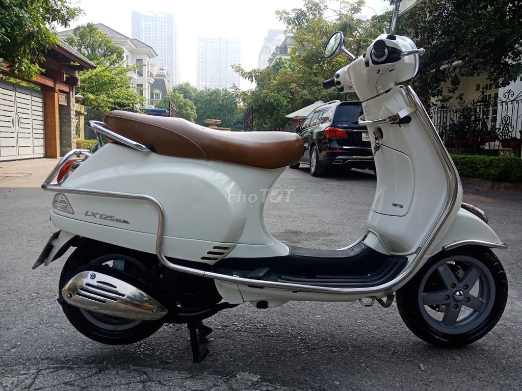 PIAGGIO VESPA 125IE TRẮNG MÁY NGUYÊN BIỂN 29. Mua bán Xe máy tại Quận Nam Từ Liêm Hà Nội được đăng bởi TUẤN MINH hình 2