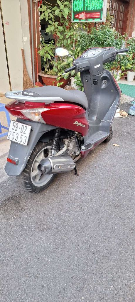 Honda Dylan 2004 150cc Đỏ. Mua bán Xe máy tại Quận 10 Tp Hồ Chí Minh được đăng bởi  Ngô Văn  Phúc  hình 5