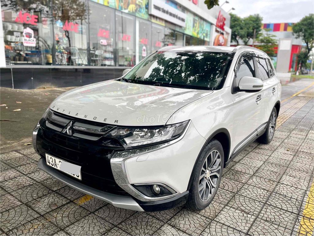 Mitsubishi Outlander 2.0 Premium Trắng zin nguyên. Mua bán Ô tô tại Quận Cẩm Lệ Đà Nẵng được đăng bởi Alex Bui hình 4