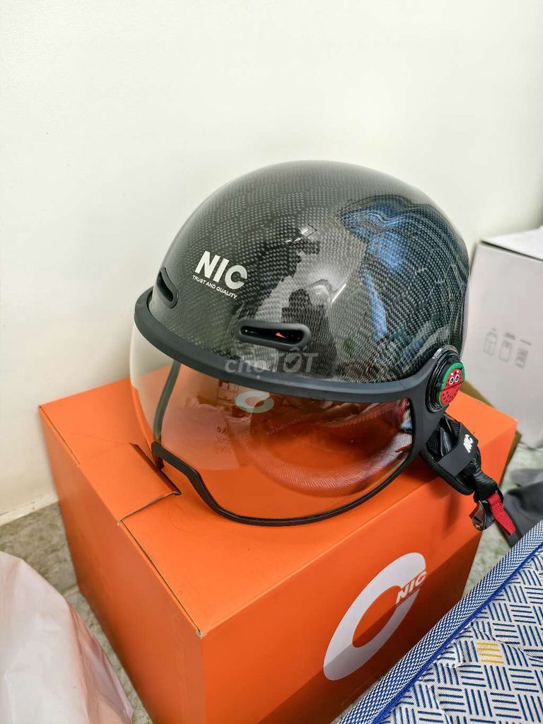Mũ bảo hiểm NIC sợi carbon. Mua bán Phụ kiện thời trang khác tại Thành phố Thủ Đức Tp Hồ Chí Minh được đăng bởi Hamak hình 1