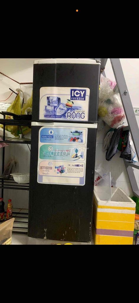 Tủ vẫn đang xài tốt, 100L hiệu Toshiba, giá 800k. Mua bán Tủ lạnh tại Quận Bình Thuỷ Cần Thơ được đăng bởi Gia Hân hình 1