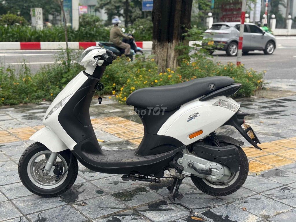 PIAGGIO ZIP 2020 trắng mới 95% em cần bán. Mua bán Xe máy tại Quận Nam Từ Liêm Hà Nội được đăng bởi Minh Minh hình 6