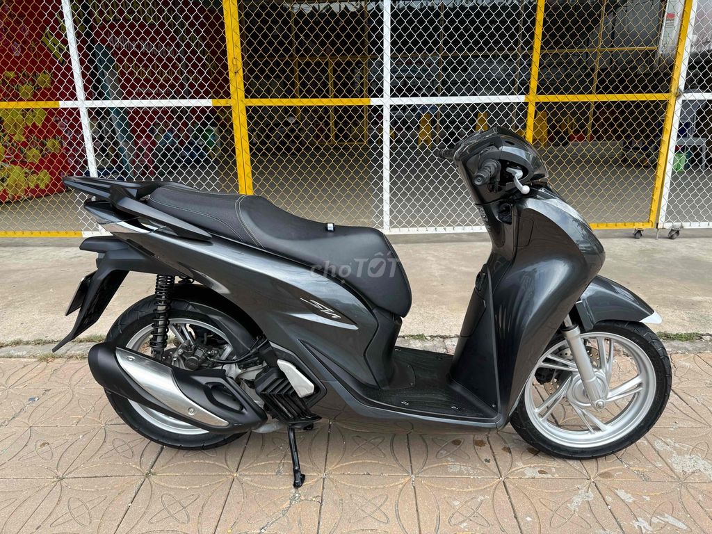 Sh 125 Abs 2020 xám lambor như mới.. Mua bán Xe máy tại Quận Ô Môn Cần Thơ được đăng bởi Trần Tùng hình 4