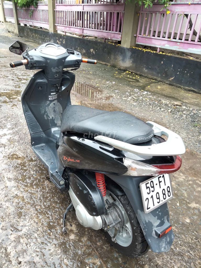 Honda Dylan 150cc черный, тихий двигатель, отличное состояние