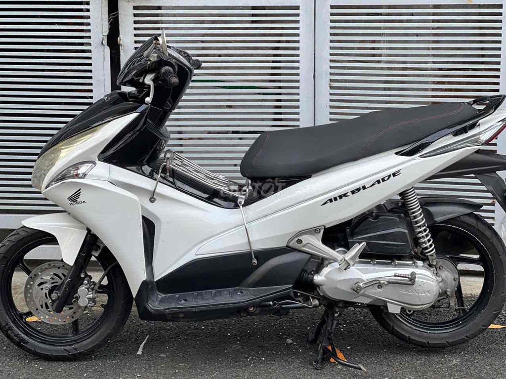 Honda Airblade белый, скутер
