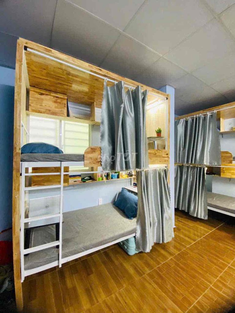 Ký Túc Xá - Sleepbox Hoàng Diệu Phú Nhuận , đối diện ĐH Kinh Tế (đi bộ