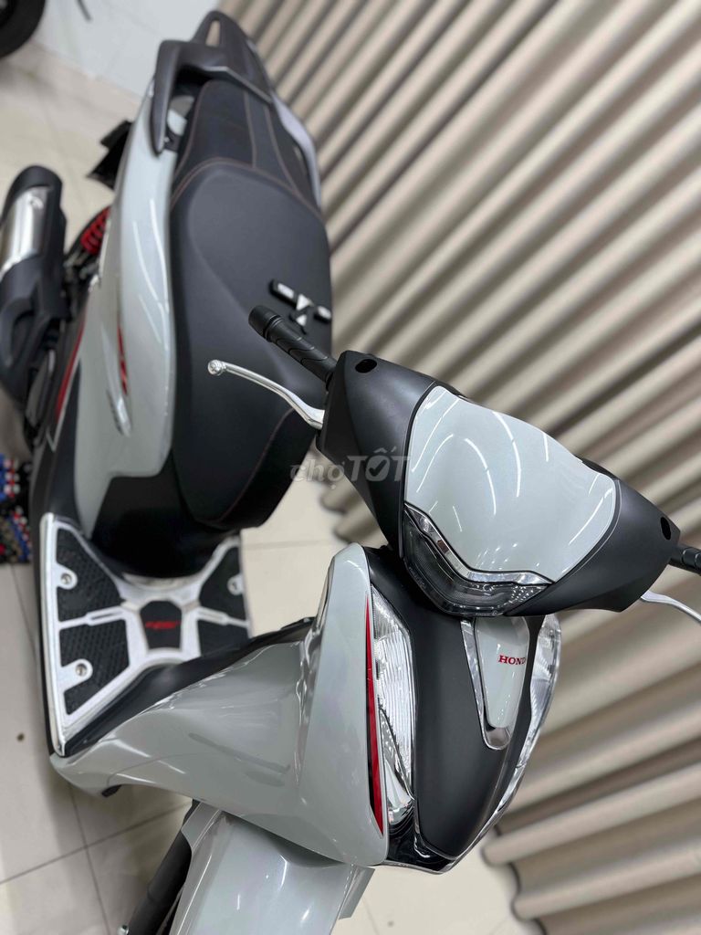 SH 160ABS cực đẹp chạy lướt vài ngàn km. Mua bán Xe máy tại Quận Thanh Khê Đà Nẵng được đăng bởi THẾ MẪN CHUYÊN XE LƯỚT CÓ BÁN TRẢ GÓP  hình 14