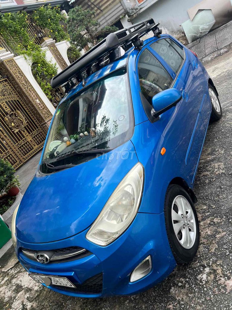 Hyundai i10 2011 1.2 полная комплектация автомат синий