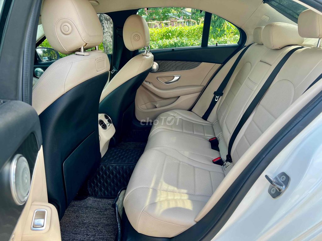 Mercedes Benz C200 2016 Hỗ Trợ Bank 65%. Mua bán Ô tô tại Quận Bình Tân Tp Hồ Chí Minh được đăng bởi Hoàng Thọ hình 12