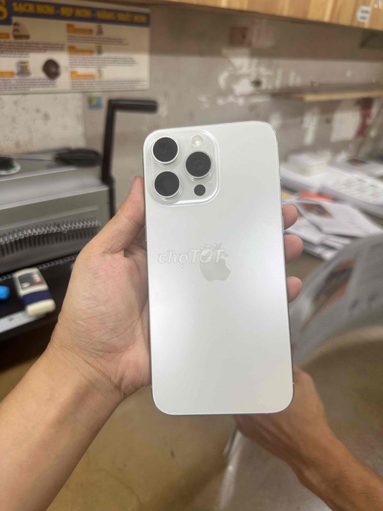 Apple iPhone 15 Pro Max 256GB Trắng. Mua bán Điện thoại tại Quận Long Biên Hà Nội được đăng bởi lý tiểu long hình 1