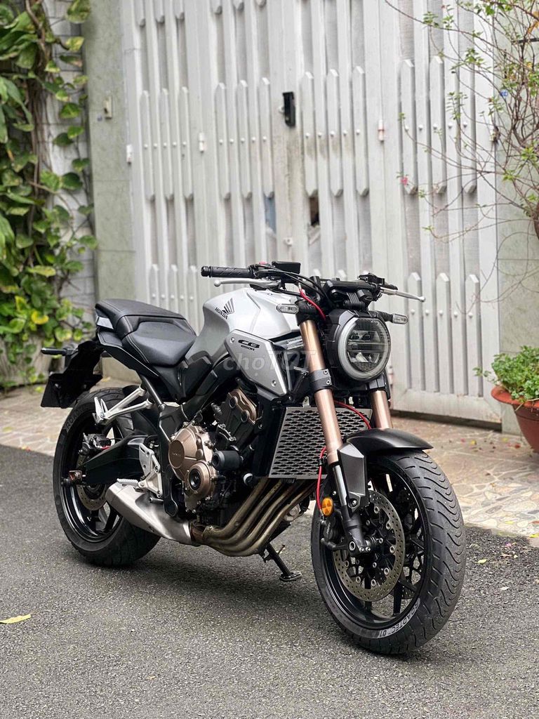 Honda CB650R 2020 Bạc 24000 km. Mua bán Xe máy tại Quận Gò Vấp Tp Hồ Chí Minh được đăng bởi Đặng Hoàng Minh Khánh hình 1