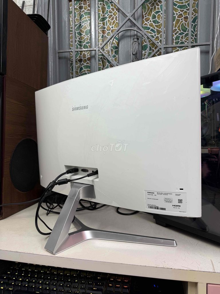 TL chục chiếc màn Samsung 27inch cong