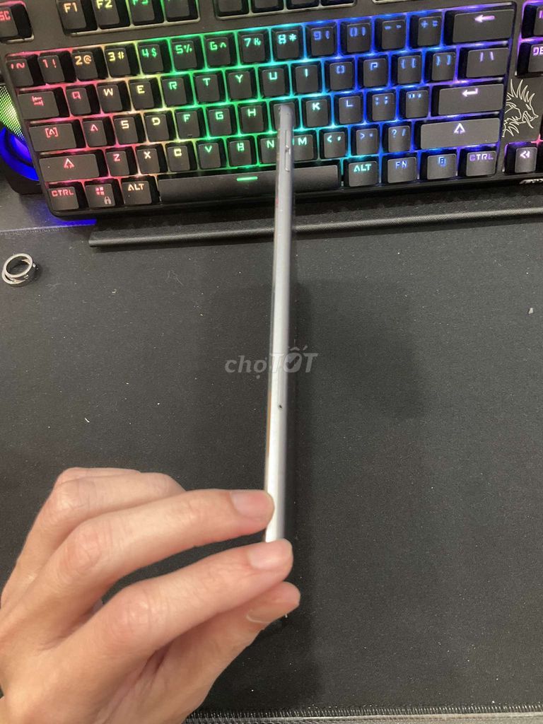 Bán Ipad Mini 4 - 16G - Xám - Pin 100% (mới thay). Mua bán Máy tính bảng tại Quận Đống Đa Hà Nội được đăng bởi Đào Duy Khánh hình 2